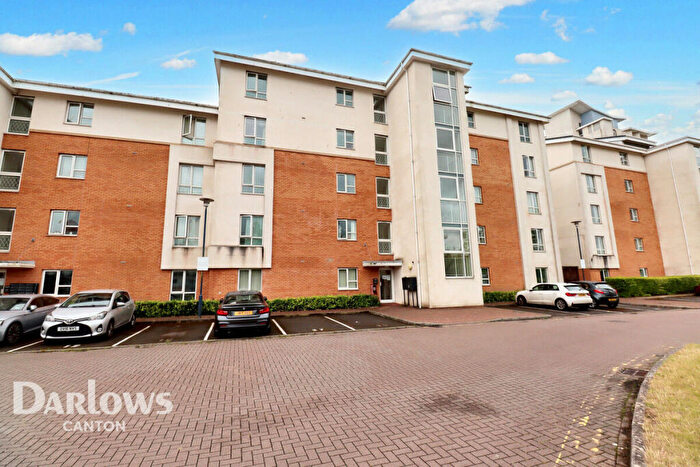 2 Bedroom Apartment For Sale In Overstone Court, Cardiff, CF10