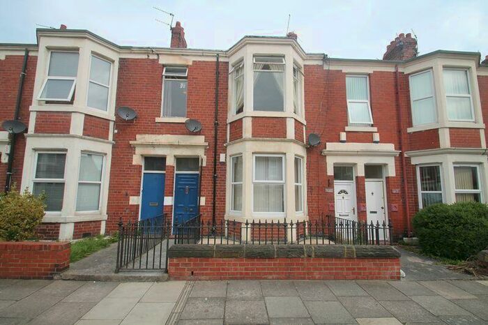 3 Bedroom Flat To Rent In Warton Terrace, Newcastle Upon Tyne, NE6