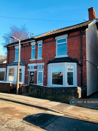 4 Bedroom Semi-Detached House To Rent In Crocus Street, Kirkby-In-Ashfield, Nottingham, NG17