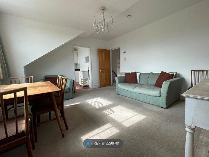 1 Bedroom End Of Terrace House To Rent In Adolphus Road, London, N4