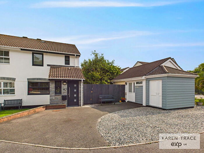 3 Bedroom Semi-Detached House For Sale In Chandlers Walk, Charlestown, PL25