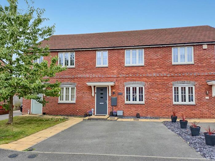 3 Bedroom Town House For Sale In Coronet Drive, Ibstock, Leicestershire, LE67
