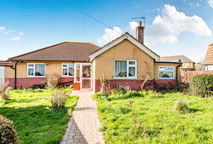 3 Bedroom Bungalow For Sale In Horndon Road, Collier Row, RM5