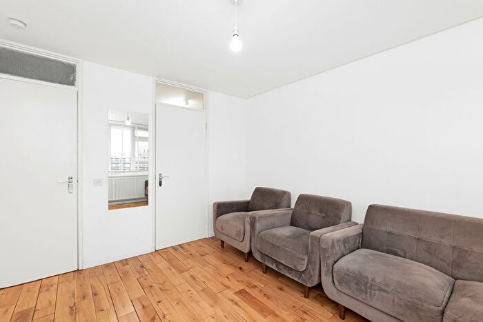 1 Bedroom Flat For Sale In Lockwood Square, London, SE16
