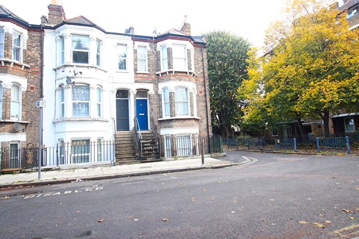 1 Bedroom Flat To Rent In Madron Street, London, SE17