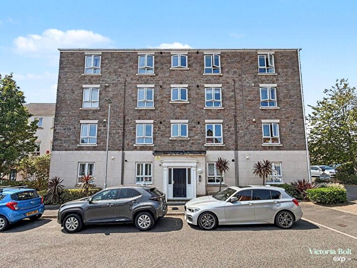 2 Bedroom Flat For Sale In Barlow Gardens, Plymouth, PL2