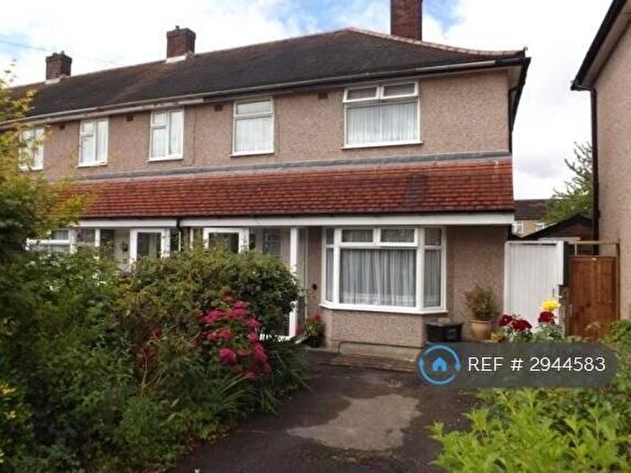 4 Bedroom End Of Terrace House To Rent In Cypress Grove, Ilford, IG6