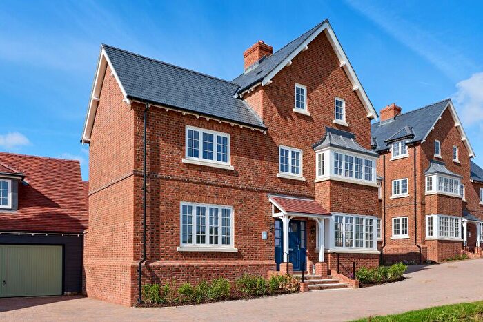 4 Bedroom Detached House For Sale In Clayhill Road, Burghfield Common, RG7