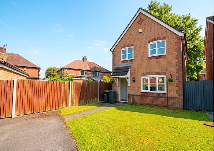 4 Bedroom Detached House To Rent In Bilberry Close, Whitefield, M45