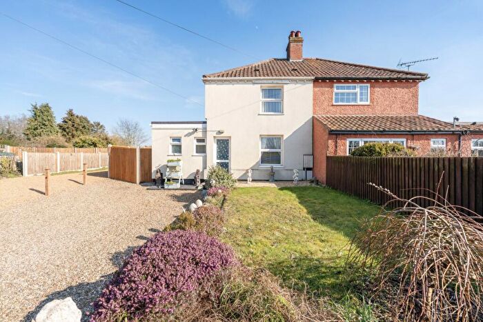 3 Bedroom Semi-Detached House For Sale In Harts Lane, Bawburgh, Norwich, Norfolk, NR9
