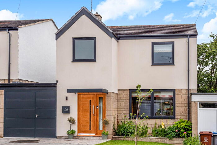 3 Bedroom Link Detached House For Sale In Ludmead Road, Corsham, SN13