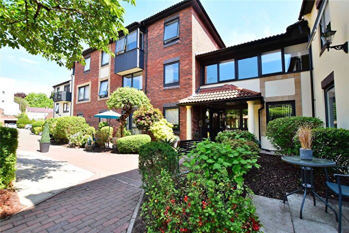 2 Bedroom Flat For Sale In Mere Court, Knutsford, WA16
