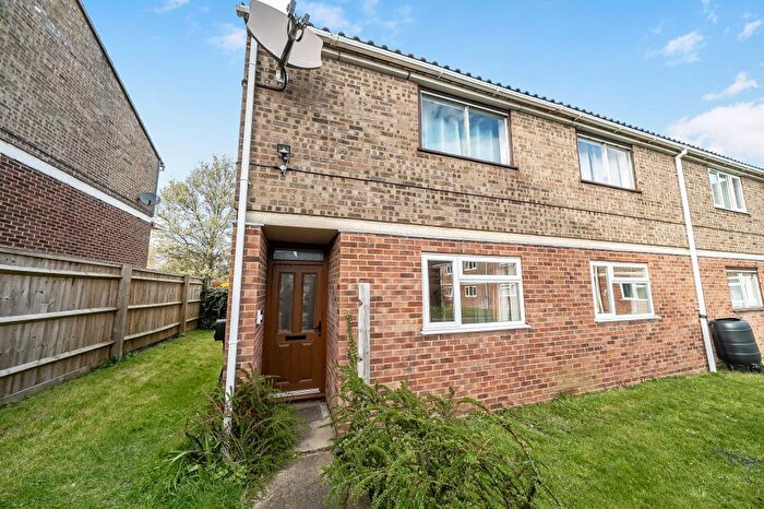 2 Bedroom Apartment To Rent In Playfield Road, Kennington, OX1