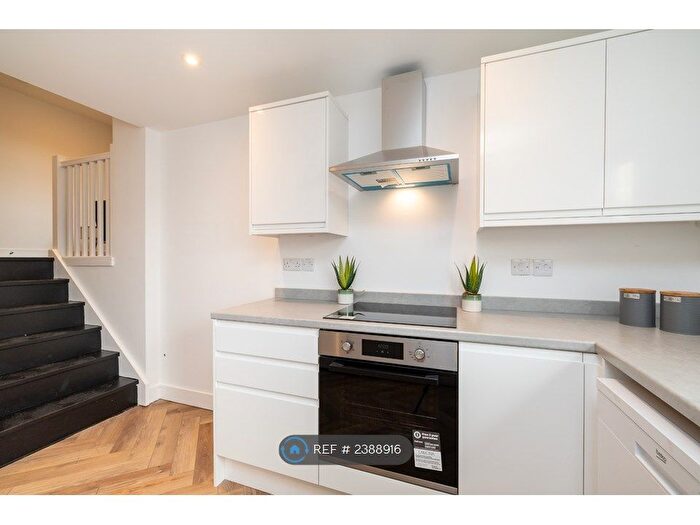 1 Bedroom Flat To Rent In Emscote Road, Warwick, CV34