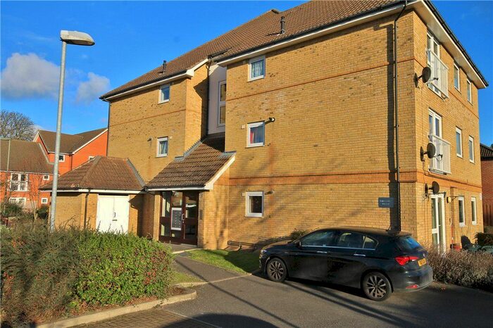 1 Bedroom Flat To Rent In Victory Close, Staines-Upon-Thames, Surrey, TW19