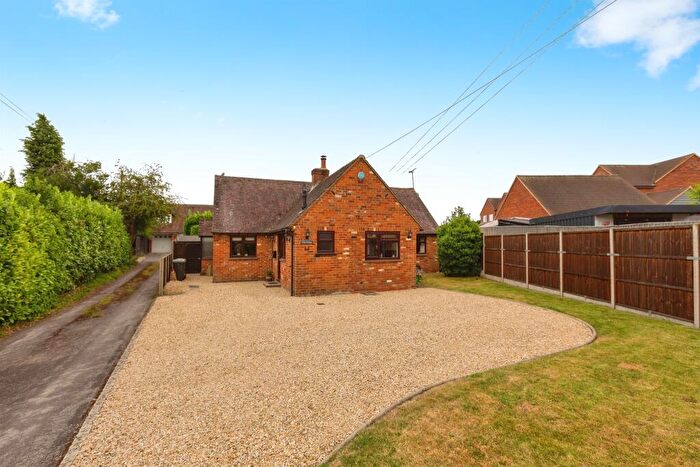 3 Bedroom Detached Bungalow For Sale In Salt Lane, Postcombe, Thame, OX9