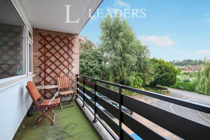 2 Bedroom Flat To Rent In Alpine Court, Kenilworth, CV8