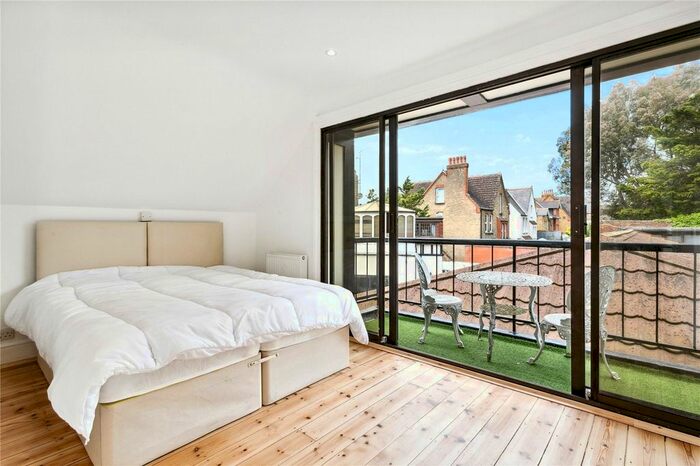 2 Bedroom Detached House To Rent In Lower Ham Road, Kingston Upon Thames, KT2