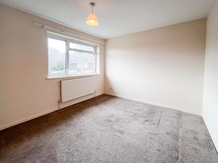 2 Bedroom End Of Terrace House To Rent In Weavers Close, Burgess Hill, RH15