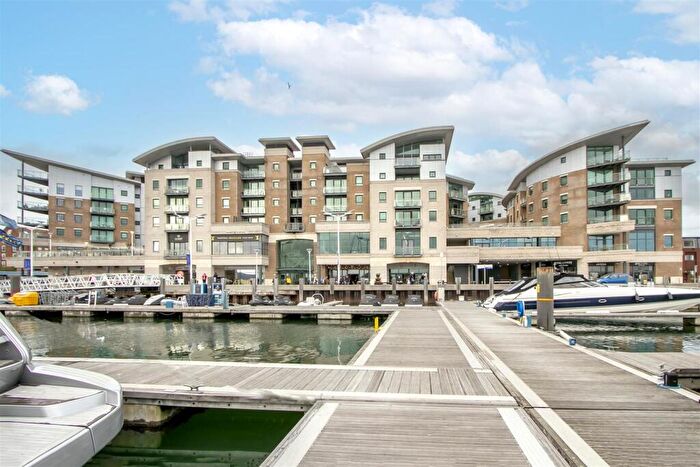 3 Bedroom Apartment For Sale In The Quay, Poole, BH15