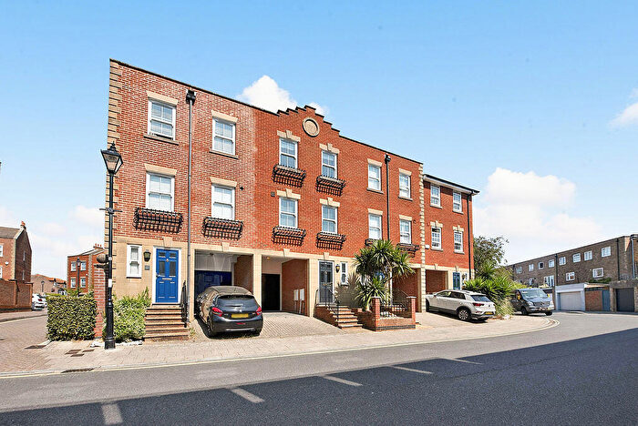3 Bedroom Terraced House For Sale In White Hart Road, Old Portsmouth, PO1