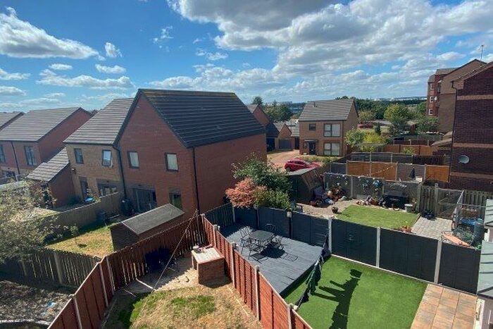 4 Bedroom Property To Rent In Grassholme Close, Doncaster, DN4