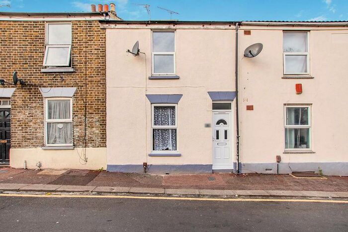 3 Bedroom Terraced House To Rent In Rochester Street, Chatham, Kent, ME4