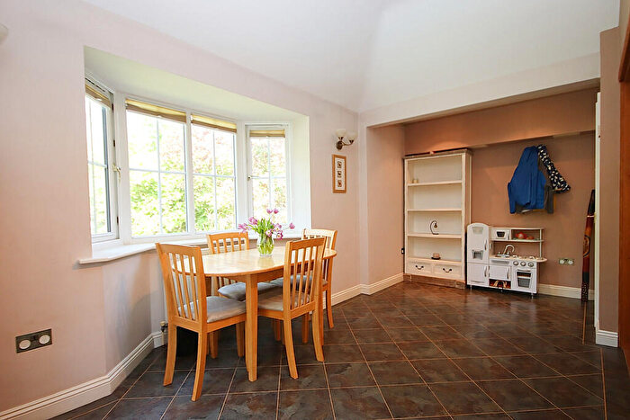 3 Bedroom End Of Terrace House For Sale In Penfold Grange, Billingshurst, RH14