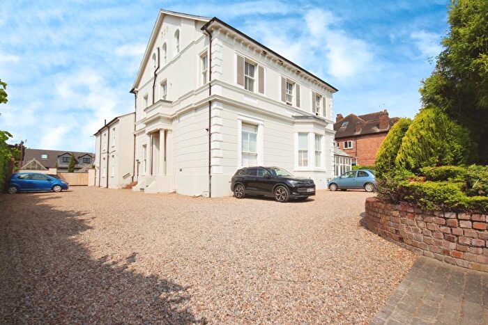 2 Bedroom Flat For Sale In Warwick Place, Leamington Spa, CV32