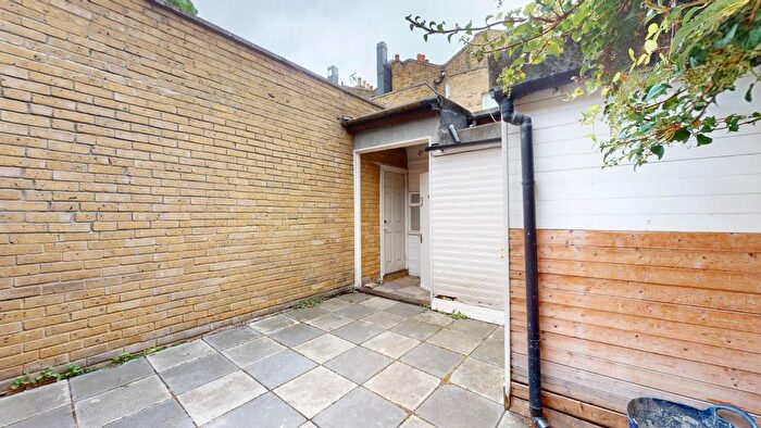 Studio To Rent In Studd Street, London, N1