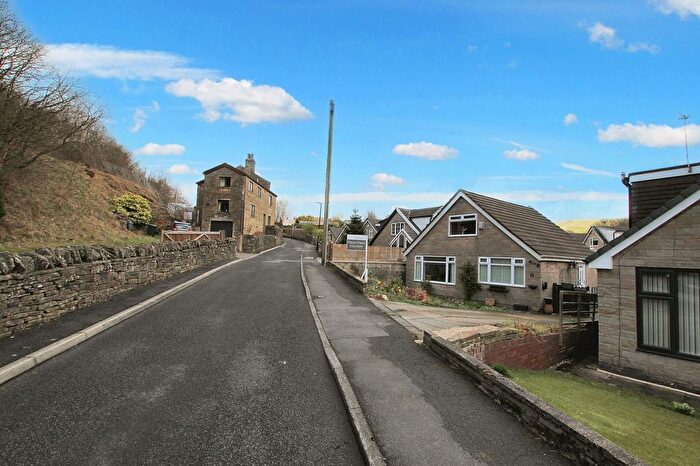 3 Bedroom Property For Sale In Garth Edge, Whitworth, OL12