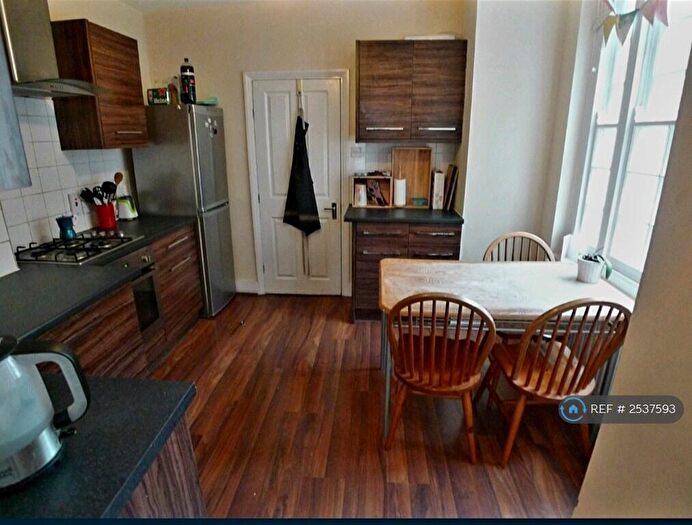 4 Bedroom Semi-Detached House To Rent In Queens Row, London, SE17