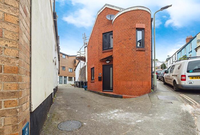 1 Bedroom Terraced House For Sale In Strand Hill, Dawlish, Devon, EX7