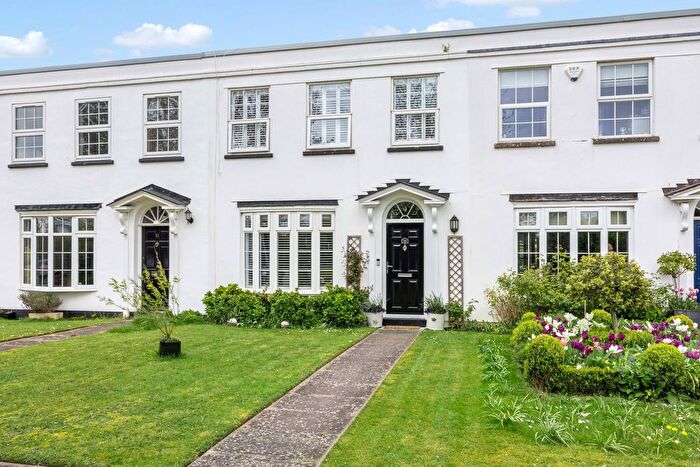 3 Bedroom Terraced House For Sale In Naunton Park Close, Cheltenham, GL53