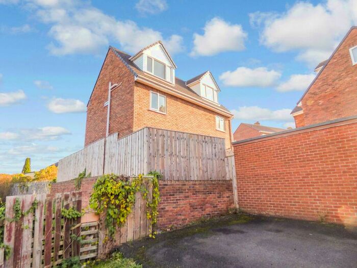 3 Bedroom Town House To Rent In Byron Close, Choppington, Northumberland, NE62