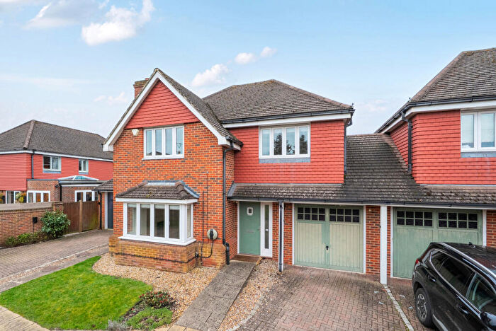 4 Bedroom Link Detached House For Sale In Church Road, Byfleet, KT14