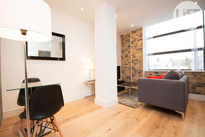 Flat To Rent In Carlow Street, Camden, NW1