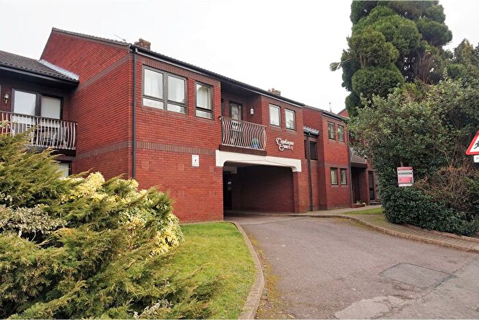 2 Bedroom Flat To Rent In Tomlinson Court, Harborough Road, Oadby, Leicester, LE2