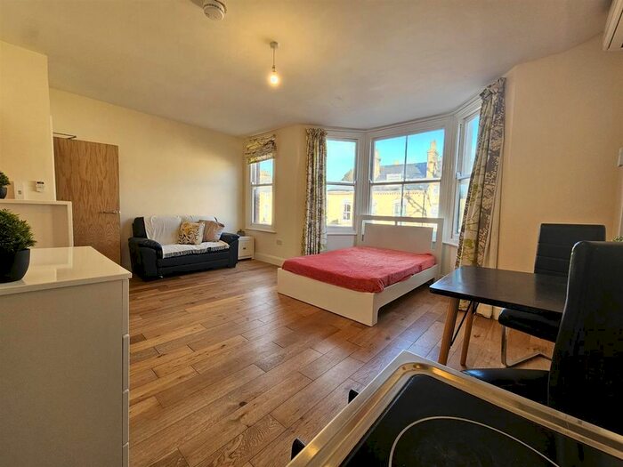 Studio To Rent In Flat, Newmarket Road, Cambridge, CB5