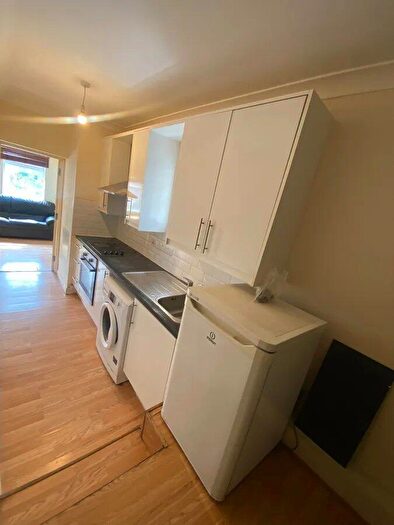 2 Bedroom Flat To Rent In Cricklewood Broadway, Cricklewood, NW2