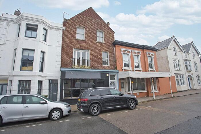 1 Bedroom Flat For Sale In Sandgate High Street, Sandgate, Folkestone, Kent, CT20