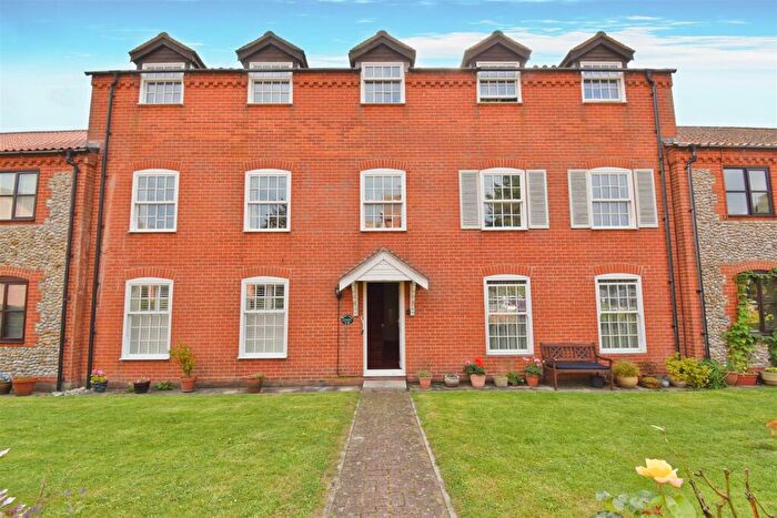 2 Bedroom Flat To Rent In Runton House Close, West Runton, Cromer, NR27
