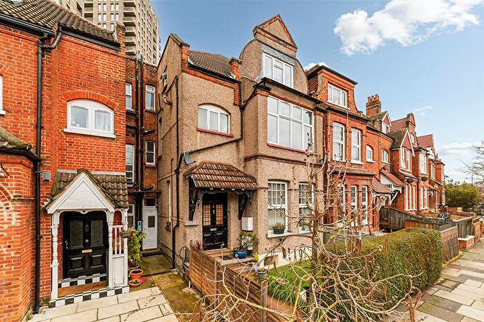 1 Bedroom Flat For Sale In Emanuel Avenue, London, W3