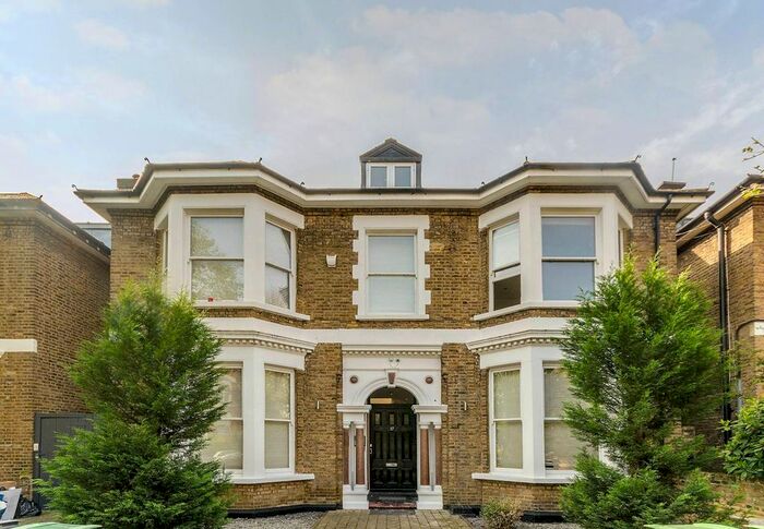 Studio To Rent In Woodchurch Road, South Hampstead, London, NW6