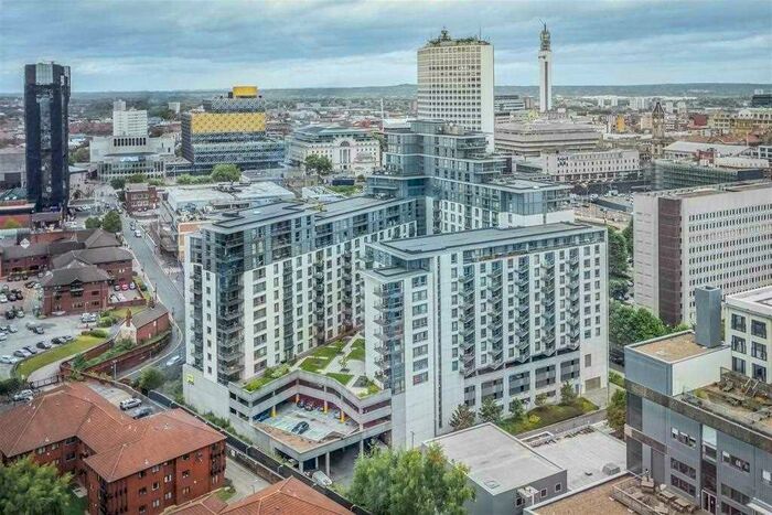 3 Bedroom Apartment To Rent In Centenary Plaza, Holliday Street, Birmingham, B1