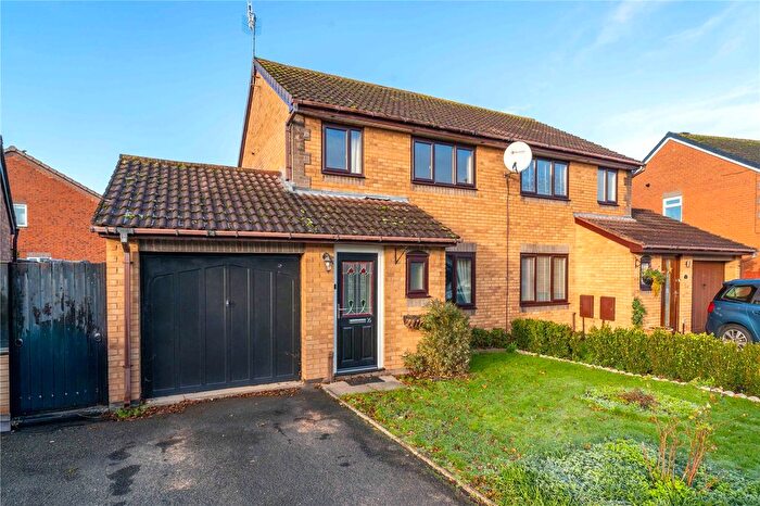 3 Bedroom Semi Detached House For Sale In St. Philips Drive, Evesham, Worcestershire, WR11