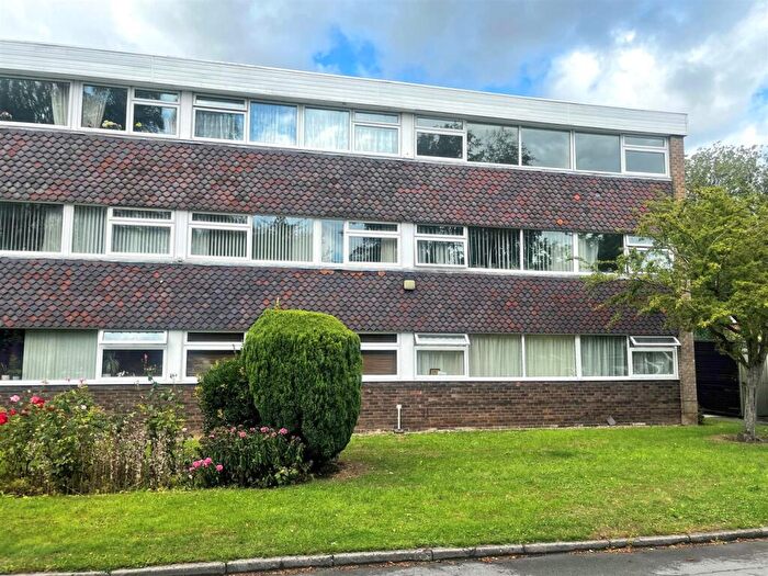 1 Bedroom Apartment For Sale In St. Marys Mount, Cottingham, HU16
