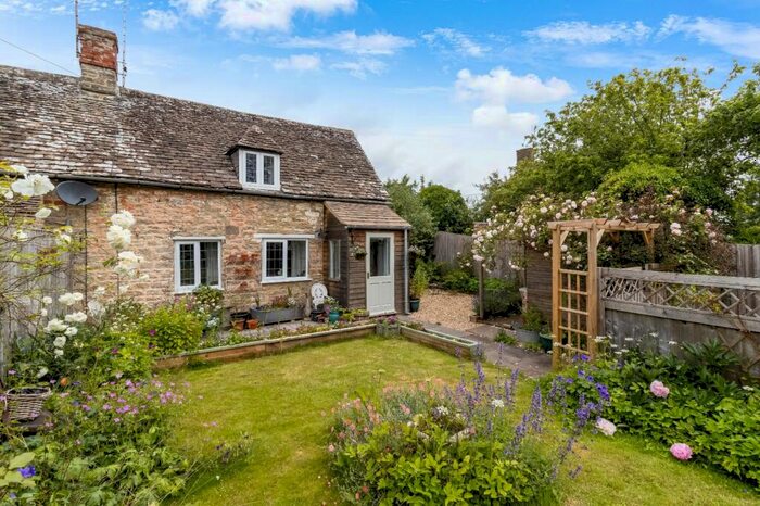 1 Bedroom End Of Terrace House For Sale In Nursery View, Siddington, Cirencester, Gloucestershire, GL7