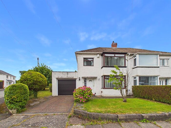 3 Bedroom Semi-Detached House For Sale In Whitecroft Road, West Moor, NE12