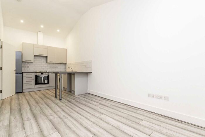 1 Bedroom Flat To Rent In York Road, Wimbledon, SW19